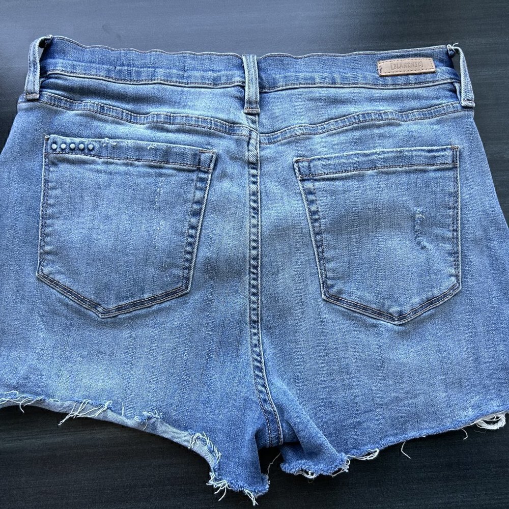 Blank NYC Distressed Denim Shorts Size 29 EUC - Picture 4 of 4
